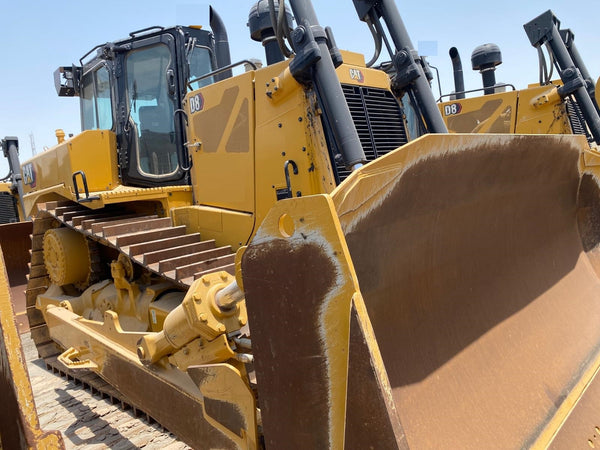 CATERPILLAR D8 BULLDOZER C/W RIPPER