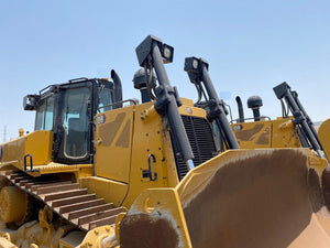 CATERPILLAR D8 BULLDOZER C/W RIPPER