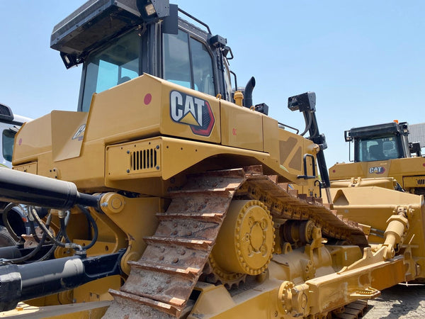 CATERPILLAR D8 BULLDOZER C/W RIPPER